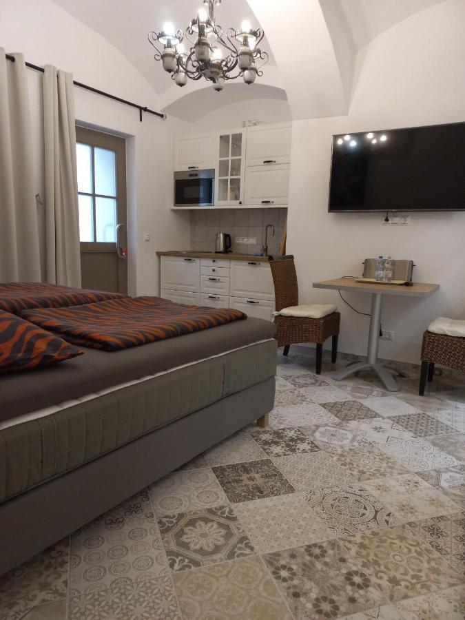 A-M Condominium Veszprem Bagian luar foto