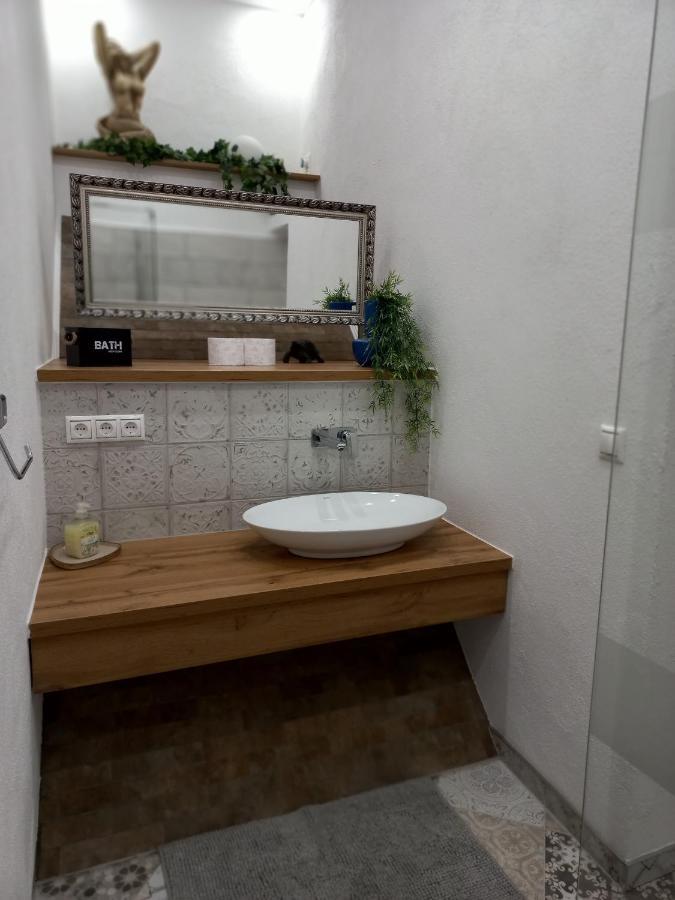 A-M Condominium Veszprem Bagian luar foto