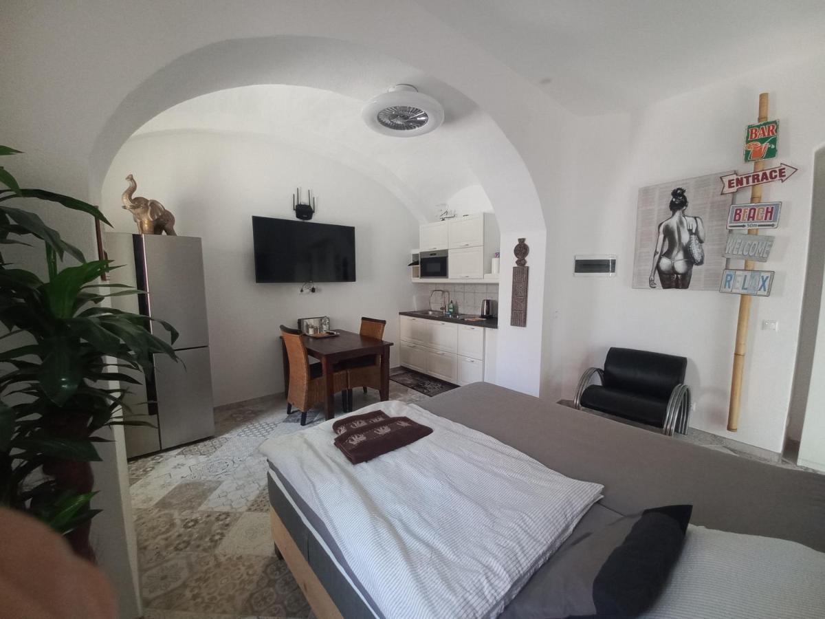 A-M Condominium Veszprem Bagian luar foto