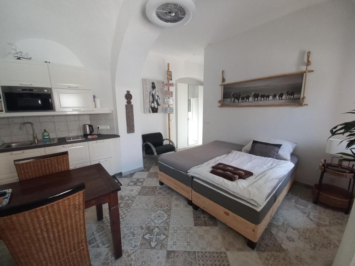 A-M Condominium Veszprem Bagian luar foto